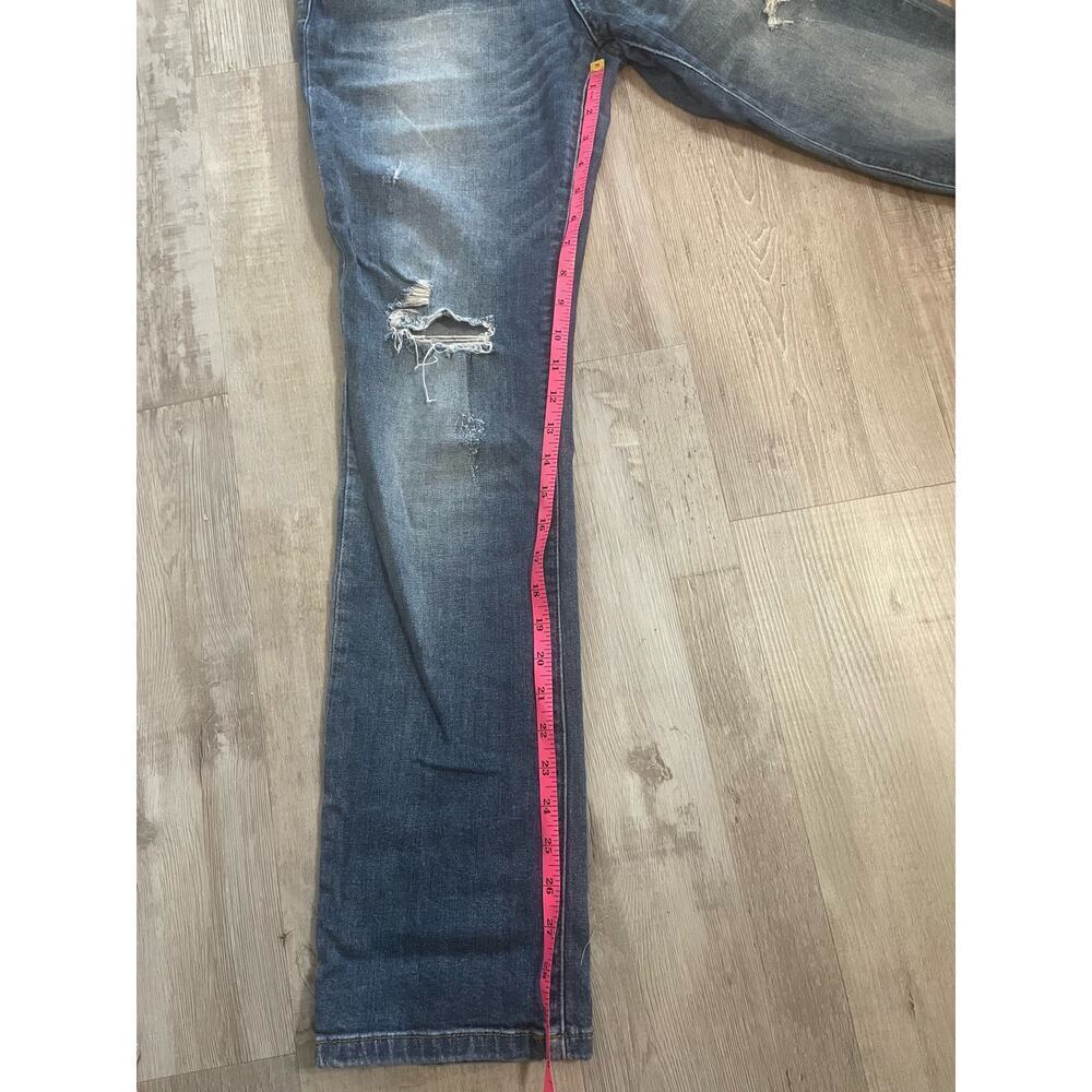 Judy Blue distressed jeans - Picture 9 of 11